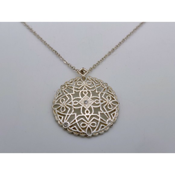Avon Silvertone Filigree Pendant Round Rhinestone  Cutout  Necklace - Picture 2 of 6